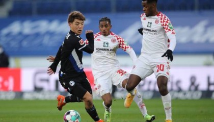  波鸿主场顽强逼平德甲领头羊展现坚韧精神