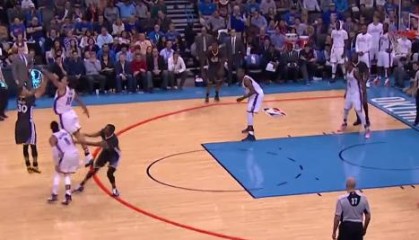  库里三分绝杀雷霆迎五连胜  